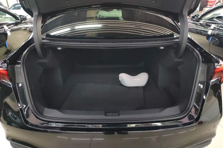 Used Buick LaCrosse 2026 Model 28T Platinum Edition Trunk