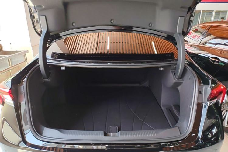 Used Buick LaCrosse 2026 Model 28T Platinum Edition Trunk
