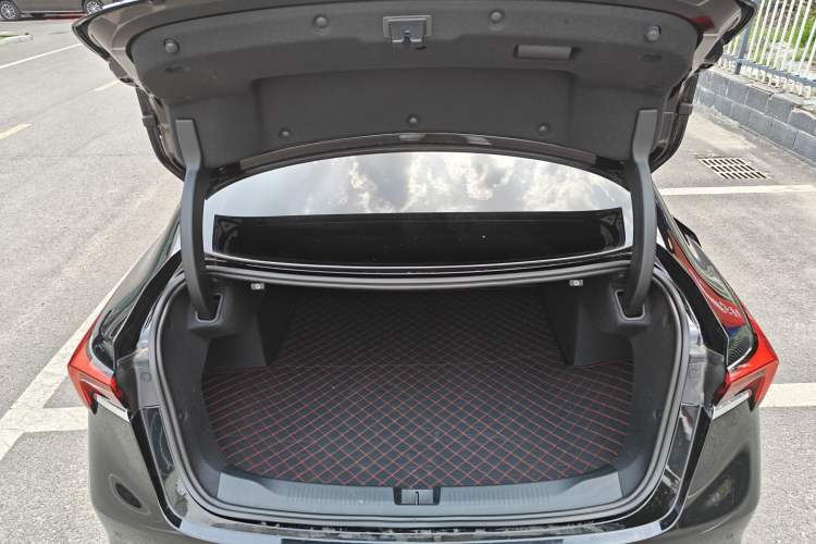 Used Buick LaCrosse 2026 Model 28T Platinum Edition Trunk