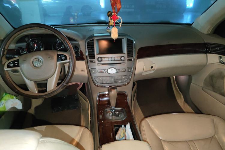 Used Buick Park Avenue 2009 2.8 Comfort Edition Center Console