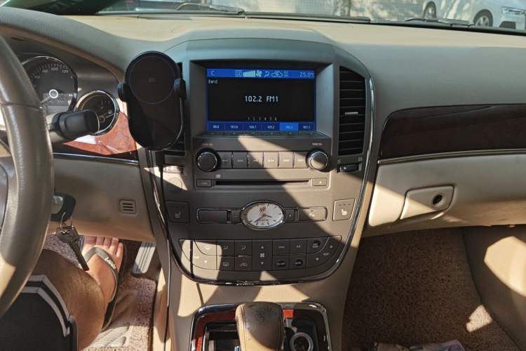 Used Buick Park Avenue 2010 3.0 Luxury Edition Audio And AC Panel