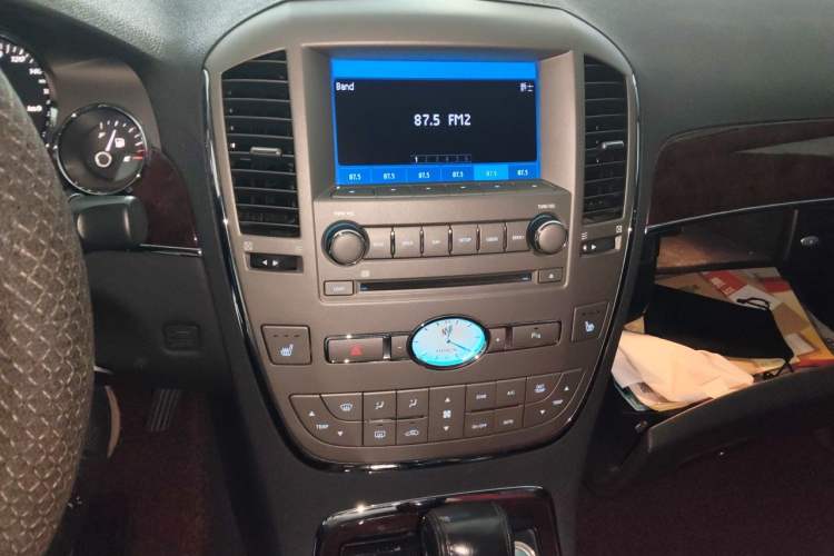 Used Buick Park Avenue 2010 3.0 Luxury Edition Audio And AC Panel