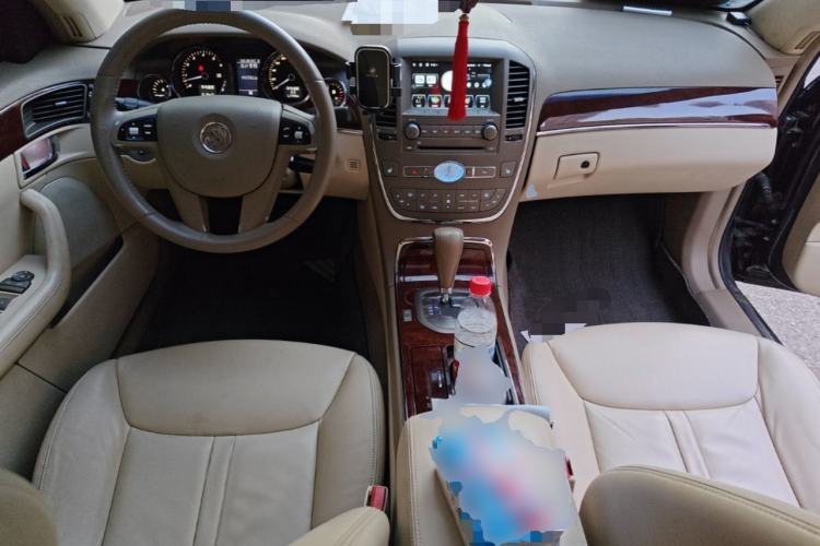 Used Buick Park Avenue 2010 3.0 Luxury Edition Center Console