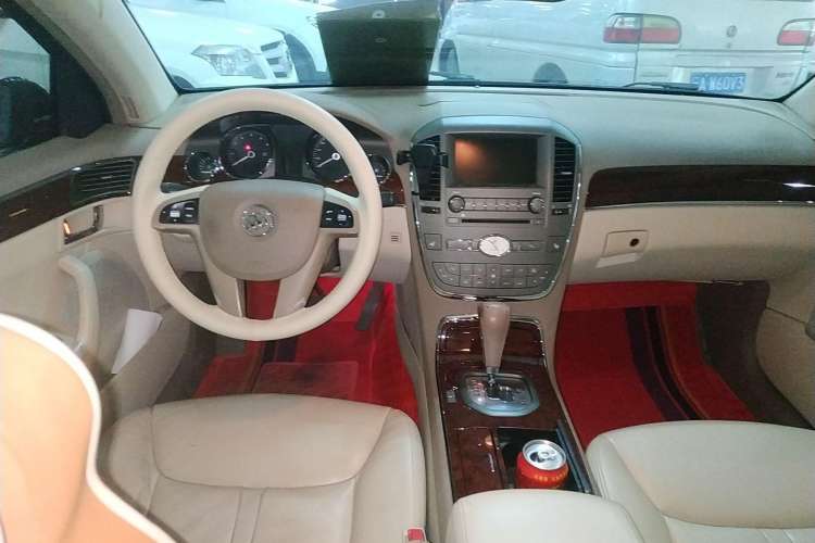 Used Buick Park Avenue 2010 3.0 Luxury Edition Center Console