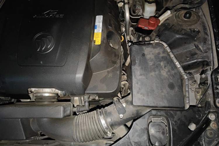 Used Buick Park Avenue 2010 3.0 Luxury Edition Engine Bay Left