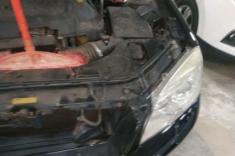 Used Buick Park Avenue 2010 3.0 Luxury Edition Engine Bay Left