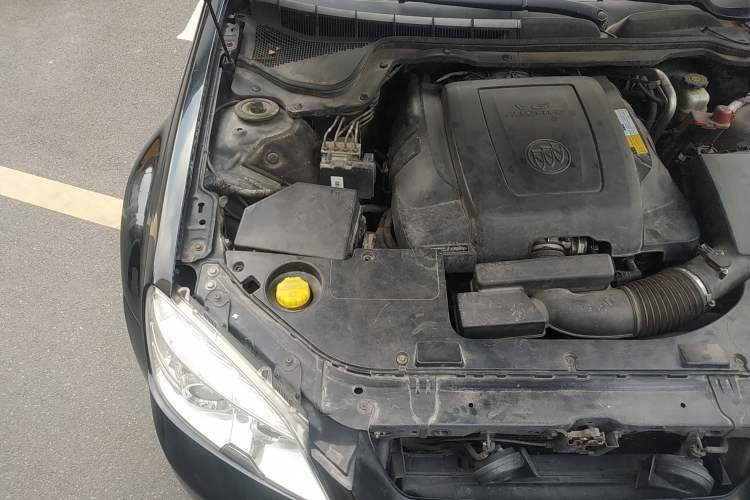 Used Buick Park Avenue 2010 3.0 Luxury Edition Engine Bay Right