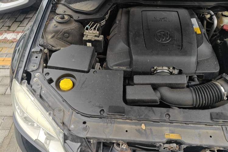 Used Buick Park Avenue 2010 3.0 Luxury Edition Engine Bay Right
