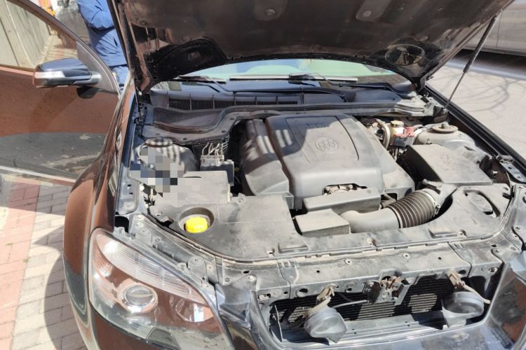 Used Buick Park Avenue 2010 3.0 Flagship Edition Engine Bay Right