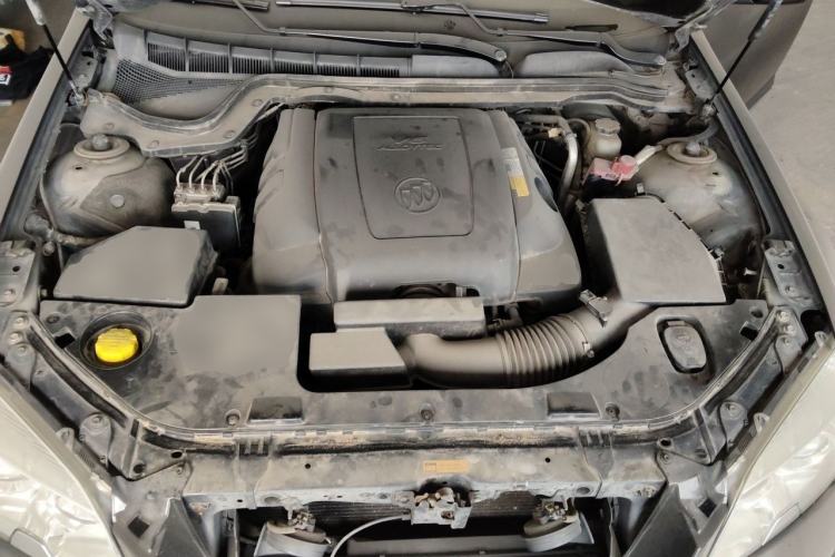 Used Buick Park Avenue 2010 3.0 Luxury Edition Engine Bay