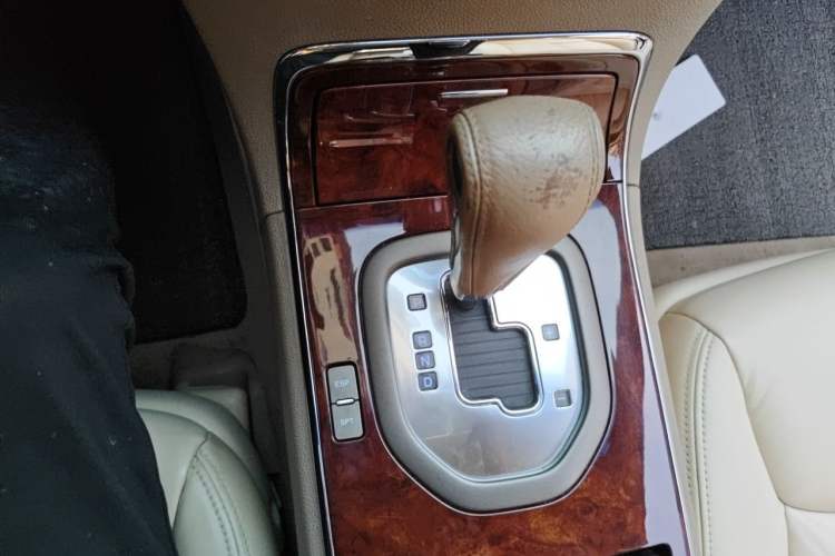 Used Buick Park Avenue 2010 3.0 Luxury Edition Gear Lever