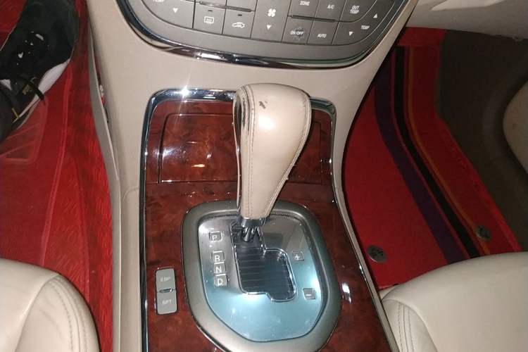 Used Buick Park Avenue 2010 3.0 Luxury Edition Gear Lever