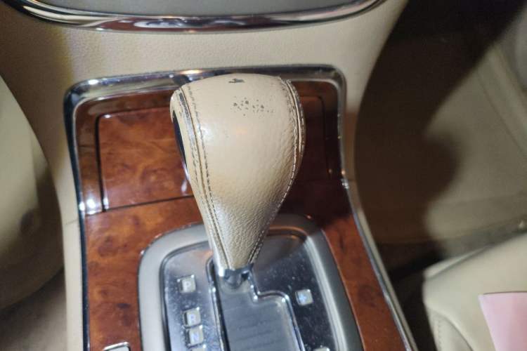 Used Buick Park Avenue 2010 3.0 Luxury Edition Gear Lever