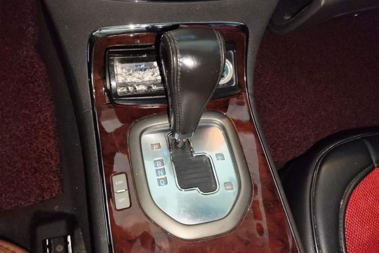 Used Buick Park Avenue 2010 3.0 Luxury Edition Gear Lever