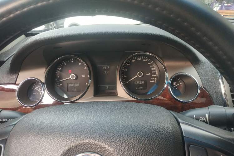 Used Buick Park Avenue 2010 3.0 Luxury Edition Instrument Cluster