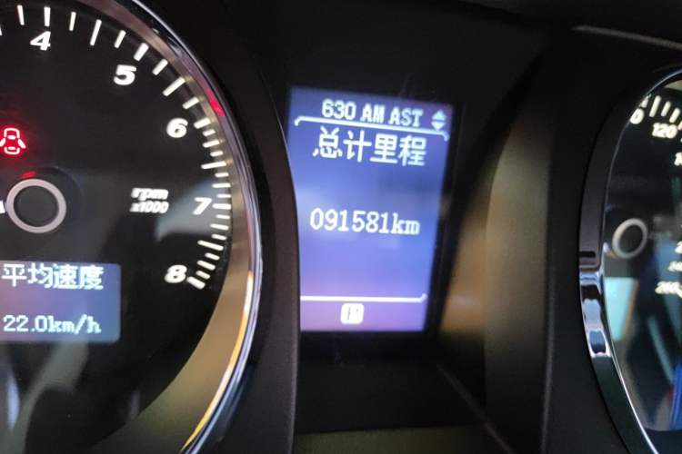Used Buick Park Avenue 2010 3.0 Luxury Edition Odometer Close Up