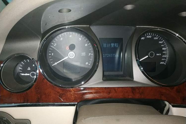 Used Buick Park Avenue 2010 3.0 Luxury Edition Odometer Close Up