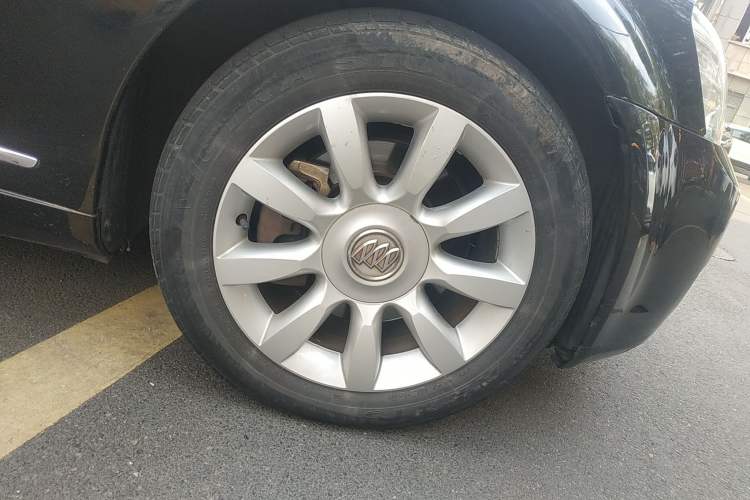 Used Buick Park Avenue 2010 3.0 Luxury Edition Right Front Wheel Hub