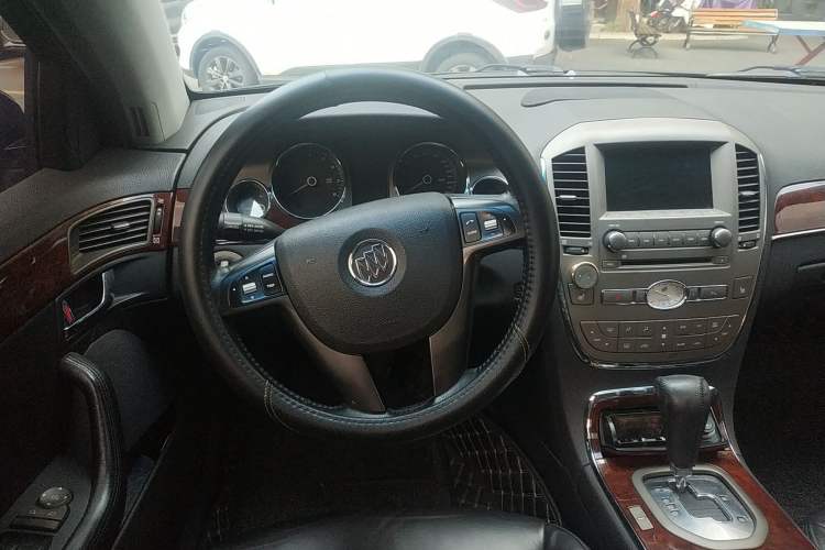 Used Buick Park Avenue 2010 3.0 Luxury Edition Steering Wheel