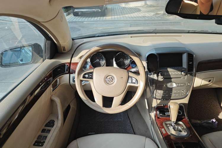 Used Buick Park Avenue 2010 3.0 Luxury Edition Steering Wheel