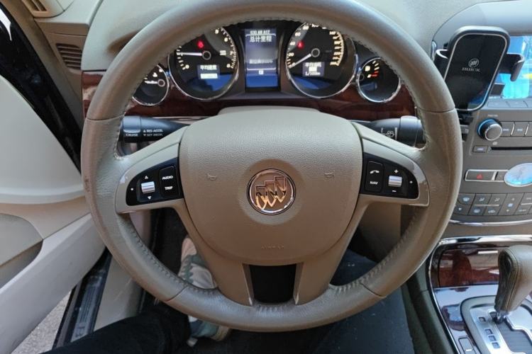 Used Buick Park Avenue 2010 3.0 Luxury Edition Steering Wheel