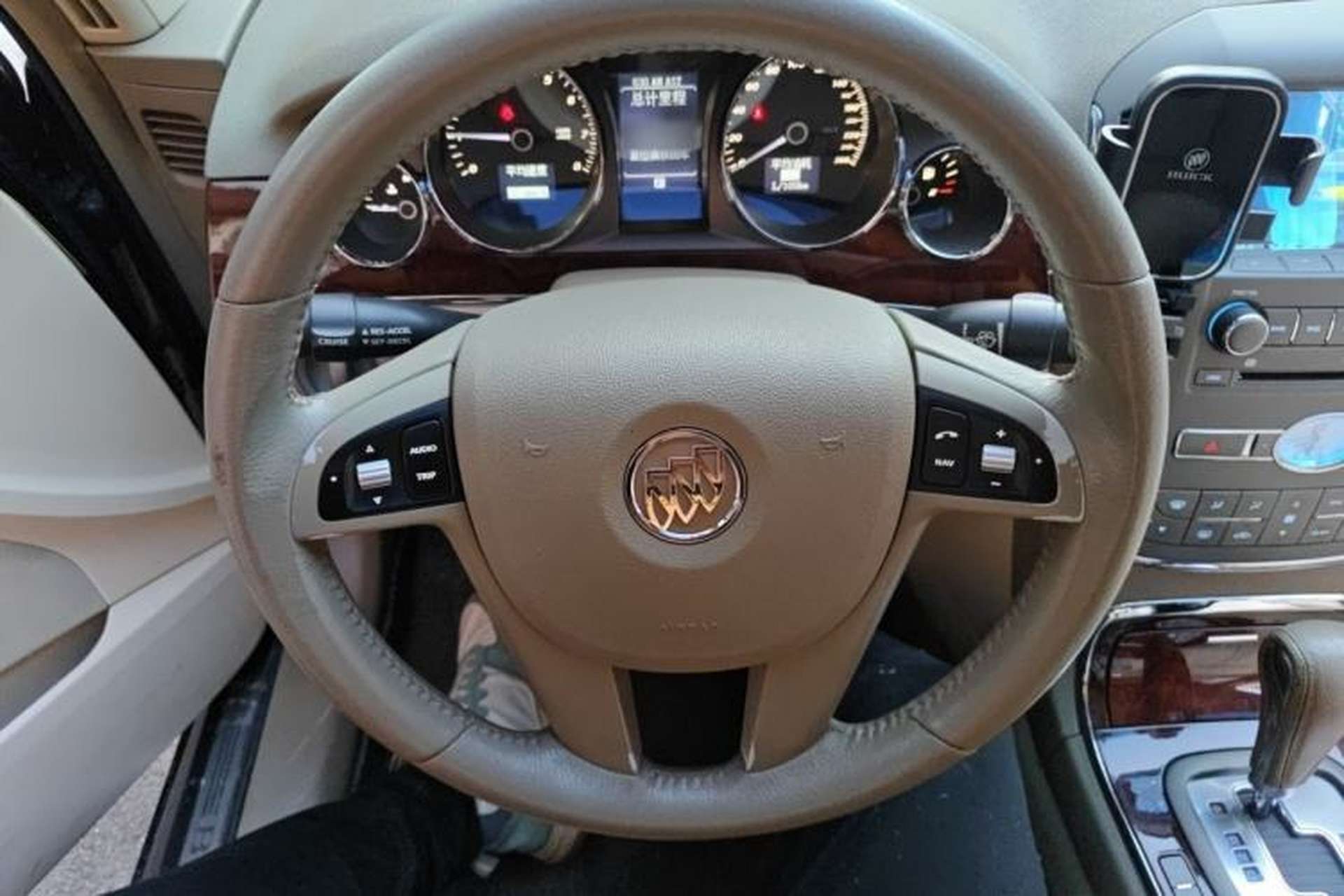 Used Buick Park Avenue 2010 3.0 Luxury Edition Steering Wheel