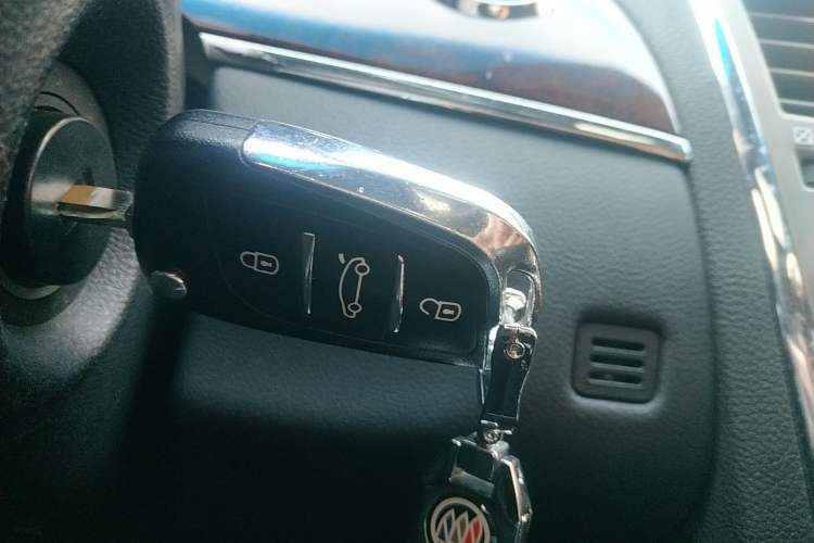 Used Buick Park Avenue 2010 3.0 Luxury Edition Vehicle Key