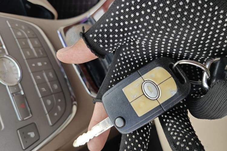 Used Buick Park Avenue 2010 3.0 Luxury Edition Vehicle Key