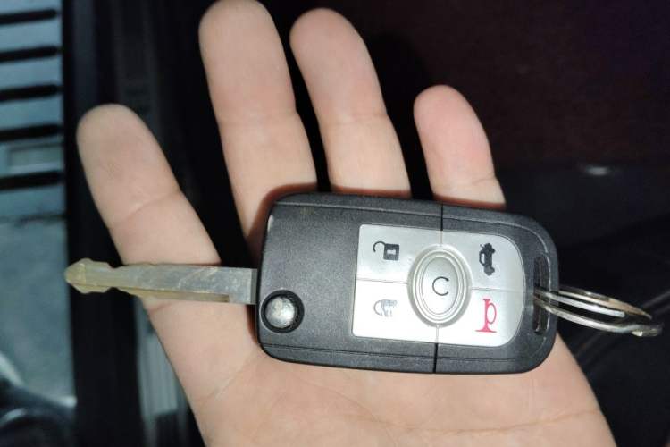 Used Buick Park Avenue 2010 3.0 Luxury Edition Vehicle Key