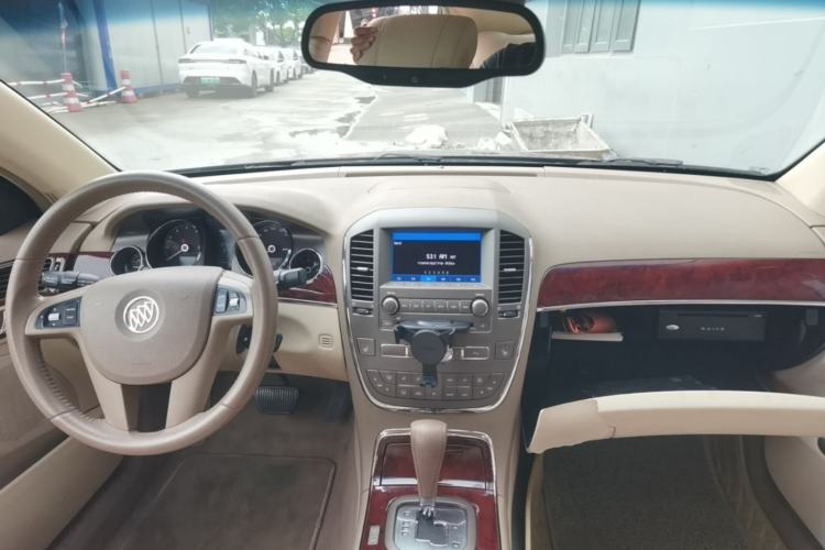 Used Buick Park Avenue 2011 Bao'ao Forum Commemorative Edition Center Console