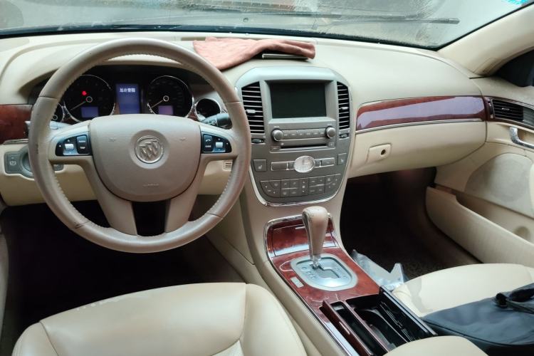 Used Buick Park Avenue 2011 Bao'ao Forum Commemorative Edition Center Console