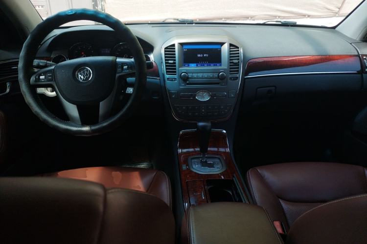 Used Buick Park Avenue 2011 Bao'ao Forum Commemorative Edition Center Console