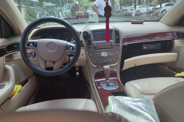 Used Buick Park Avenue 2011 Bao'ao Forum Commemorative Edition Center Console