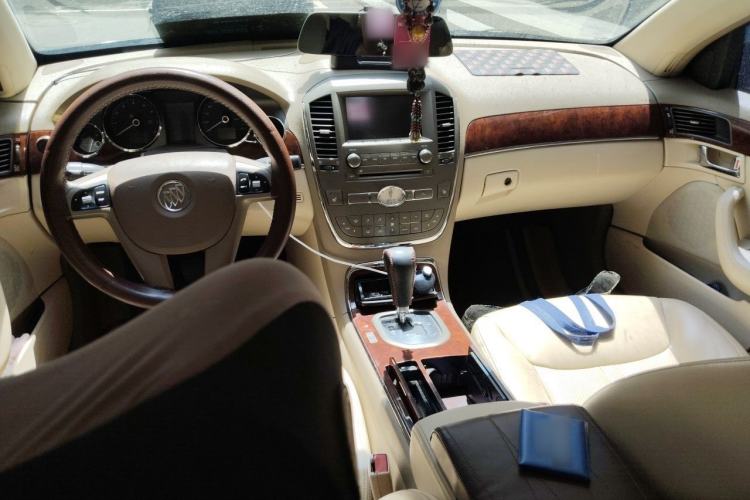 Used Buick Park Avenue 2011 Bao'ao Forum Commemorative Edition Center Console