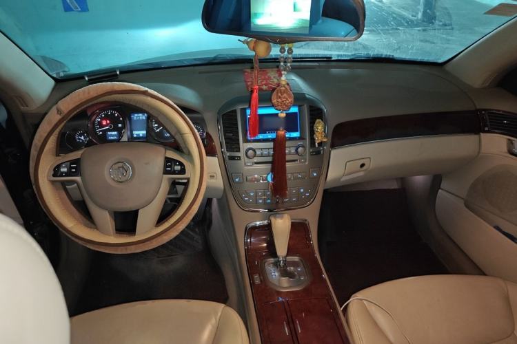 Used Buick Park Avenue 2011 Bao'ao Forum Commemorative Edition Center Console