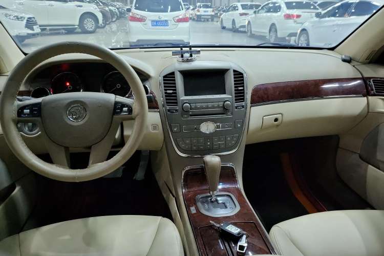 Used Buick Park Avenue 2011 Bao'ao Forum Commemorative Edition Center Console