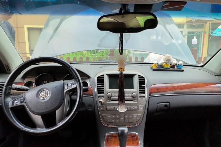Used Buick Park Avenue 2011 Bao'ao Forum Commemorative Edition Center Console