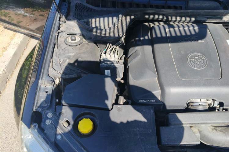 Used Buick Park Avenue 2011 Bao'ao Forum Commemorative Edition Engine Bay Right