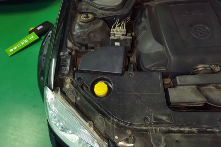 Used Buick Park Avenue 2011 Bao'ao Forum Commemorative Edition Engine Bay Right