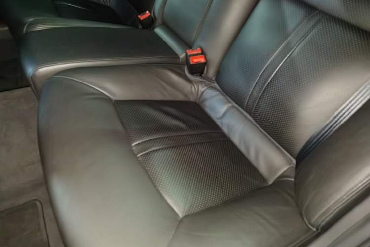 Used Buick Park Avenue 2011 Bao'ao Forum Commemorative Edition Left Rear Seat