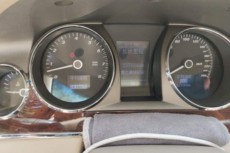 Used Buick Park Avenue 2011 Bao'ao Forum Commemorative Edition Odometer Close Up