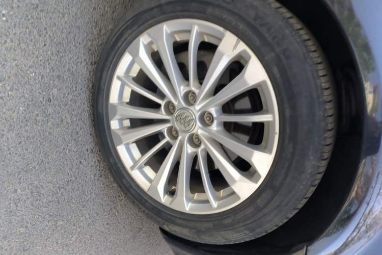 Used Buick Park Avenue 2011 Bao'ao Forum Commemorative Edition Right Front Wheel Hub