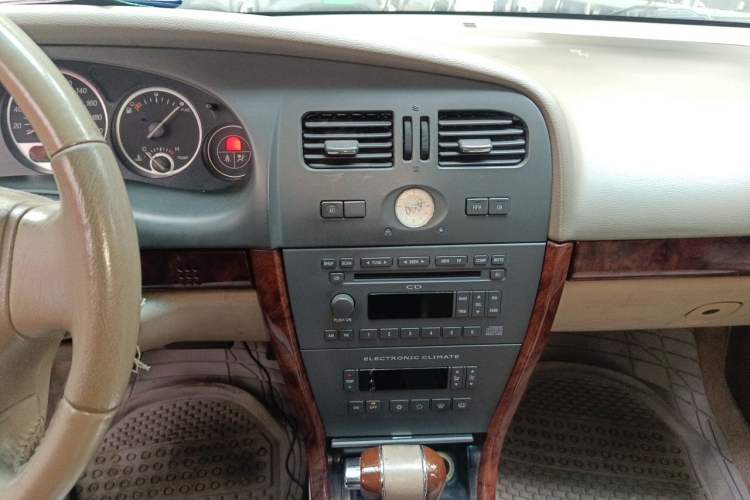 Used Buick Regal 2006 2.5L Automatic Luxury Audio And AC Panel