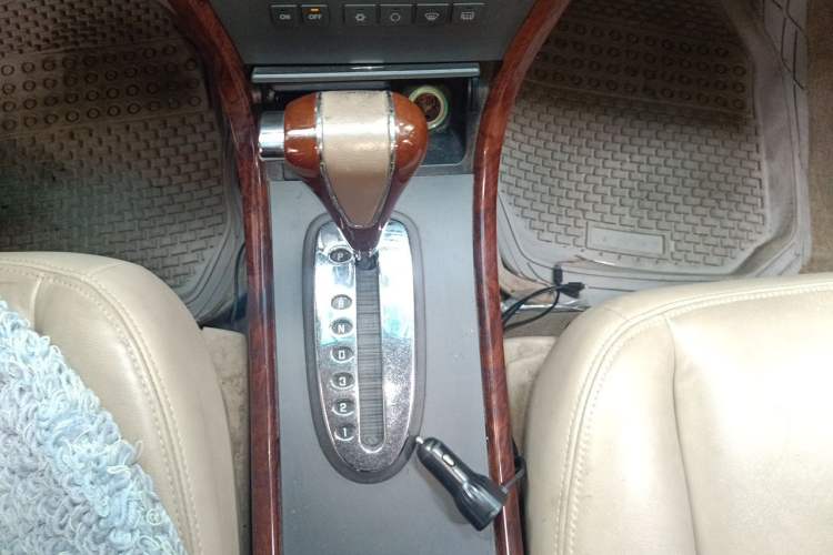 Used Buick Regal 2006 2.5L Automatic Luxury Gear Lever