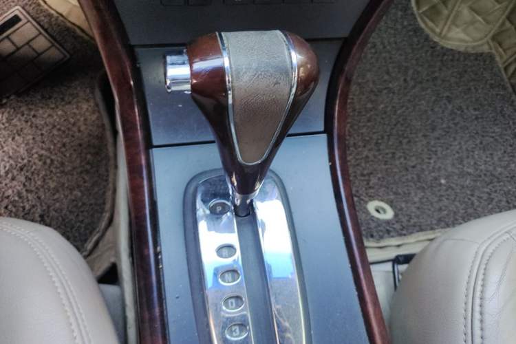 Used Buick Regal 2006 2.5L Automatic Luxury Gear Lever
