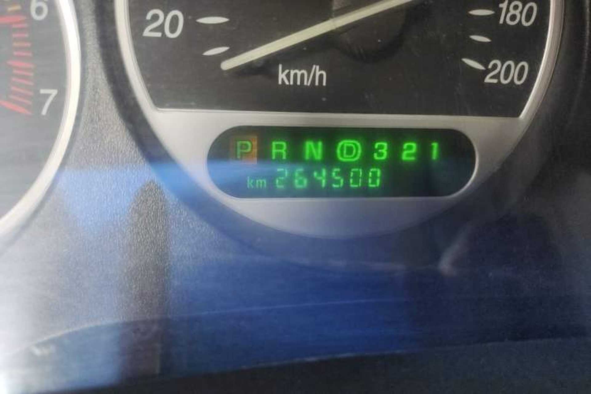 Used Buick Regal 2006 2.5L Automatic Luxury Odometer Close Up