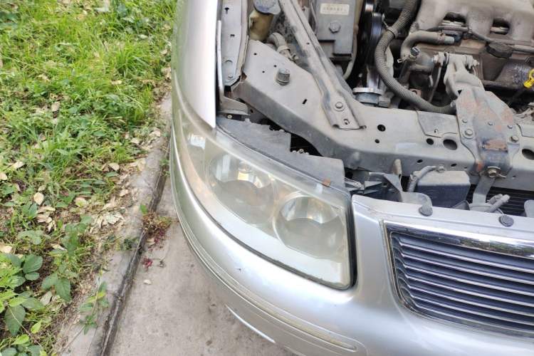 Used Buick Regal 2006 2.5L Automatic Luxury Right Front Headlight