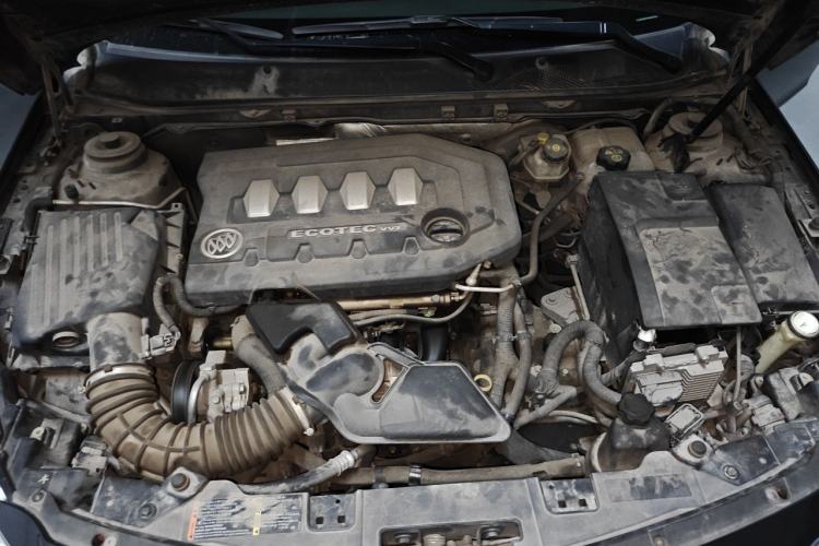 Used Buick Regal 2009 2.0L Comfort Edition Engine Bay