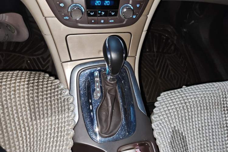 Used Buick Regal 2009 2.0L Comfort Edition Gear Lever