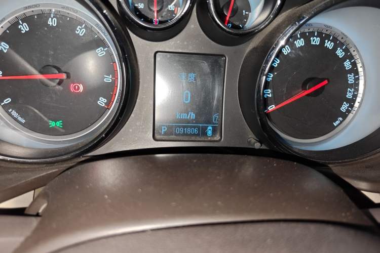 Used Buick Regal 2009 2.0L Comfort Edition Odometer Close Up